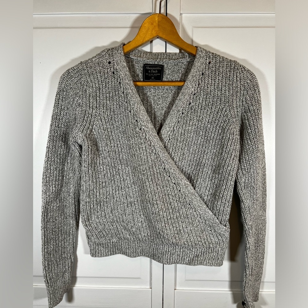 Abercrombie & Fitch Gray V-Neck Sweater
